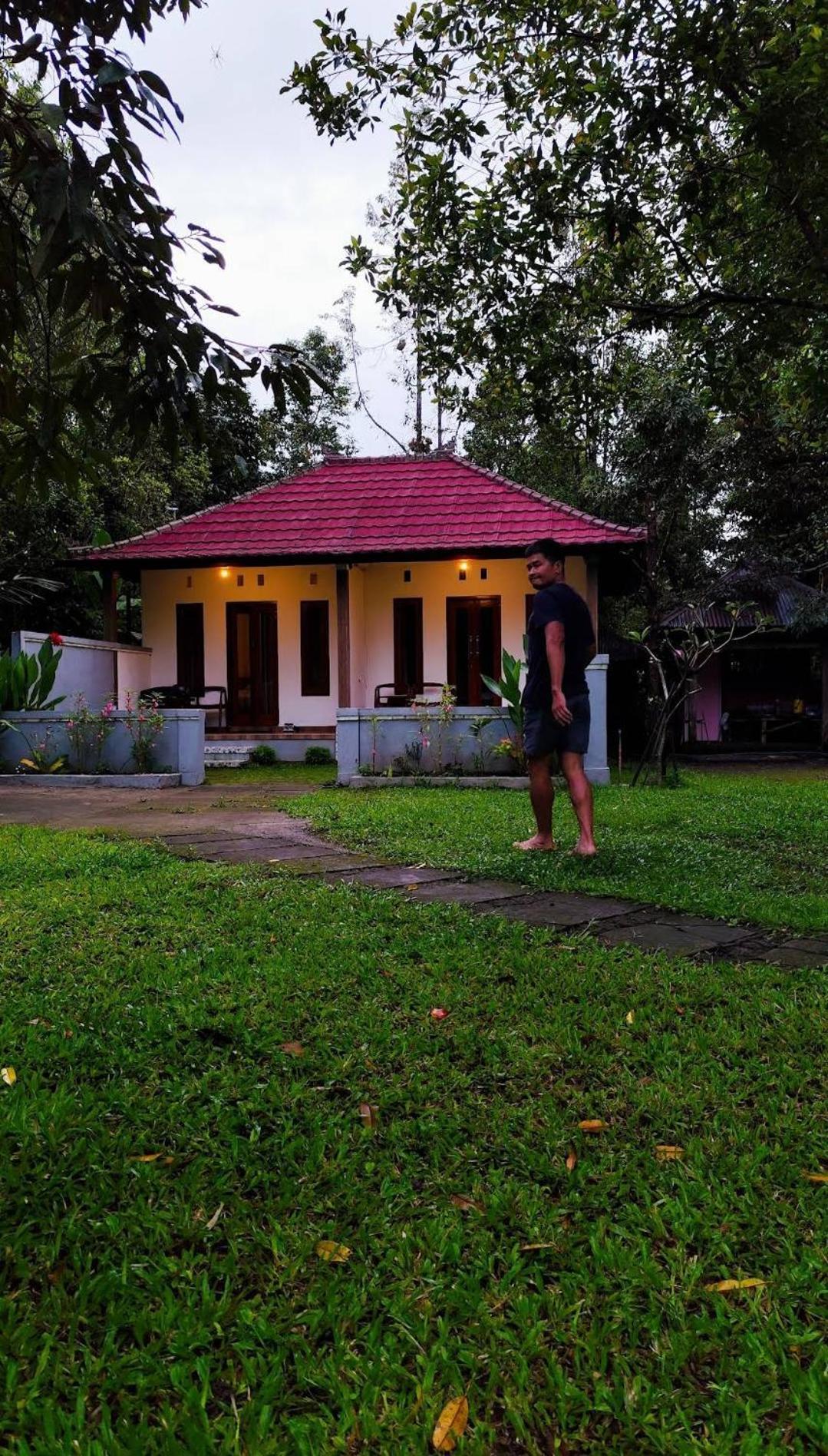 Jepun Homestay Lemukih Singaraja Zewnętrze zdjęcie